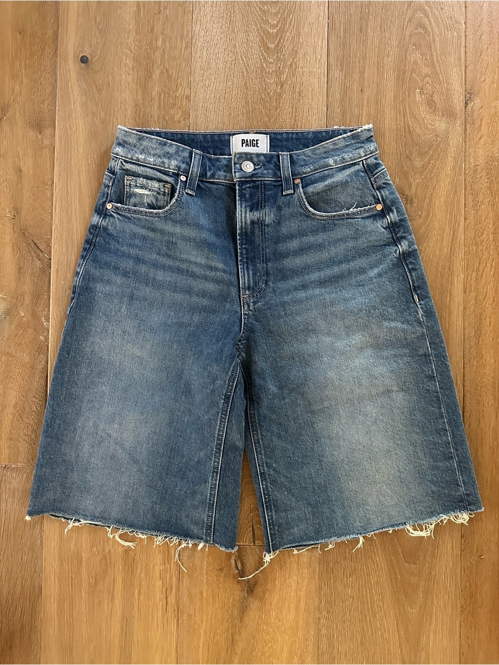 NWOT Paige Cutoff Shorts size 26